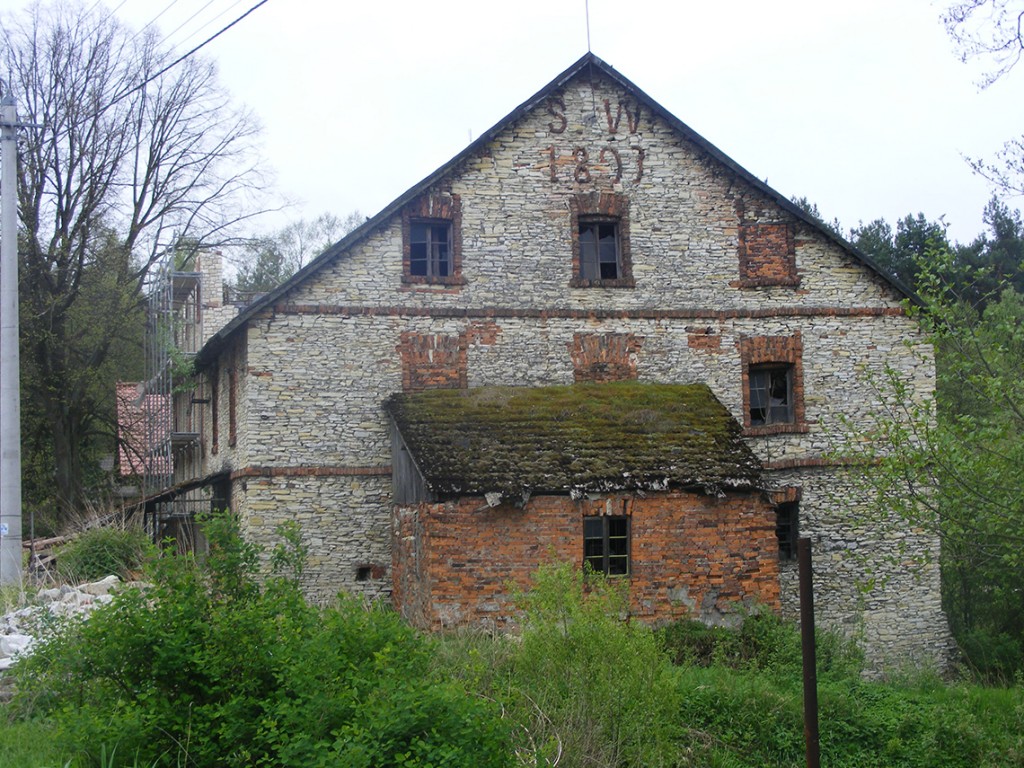 Stary młyn CIEŚLIN